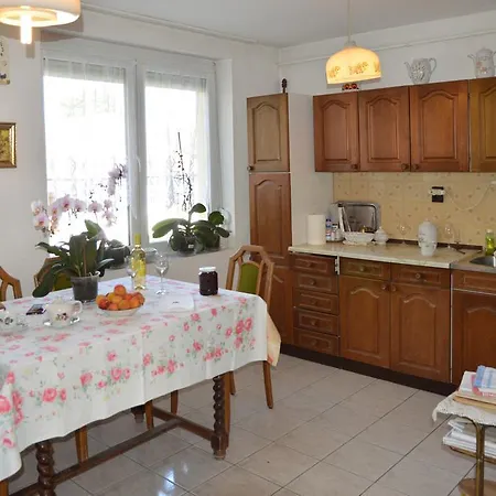 Benedekne Haza Lejlighed Gyenesdiás